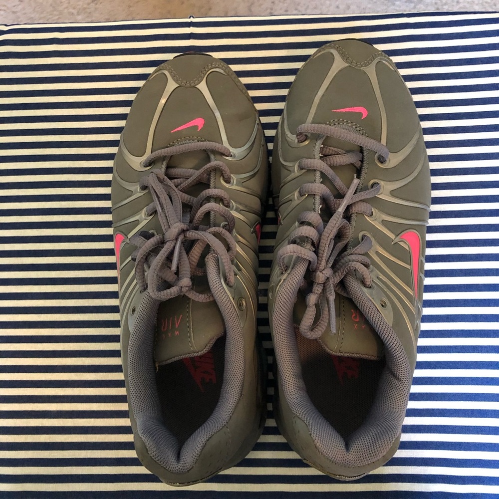 Brand new Nike Max Air.